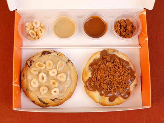 Coffret Automnal ouvert : cookies Banana Bread et Spéculoos avec leurs garnitures